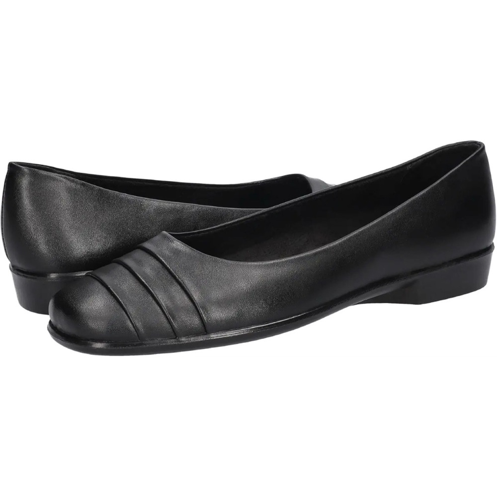 Easy Street Women's Hayes Flat Navy Size 8w